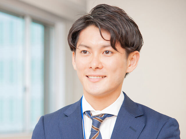 授業中の生徒とインストラクター