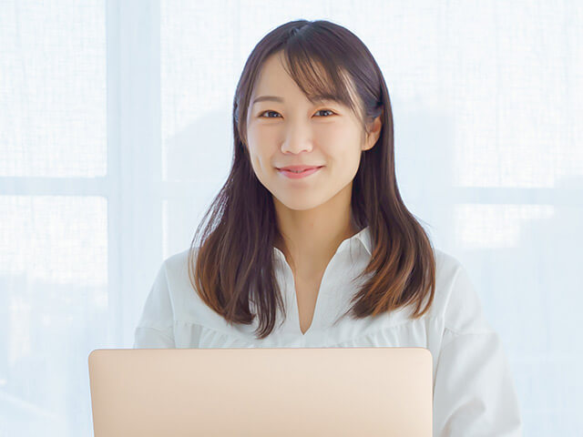 授業中の生徒とインストラクター