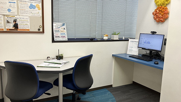 池袋教室のカウンセリングブース画像